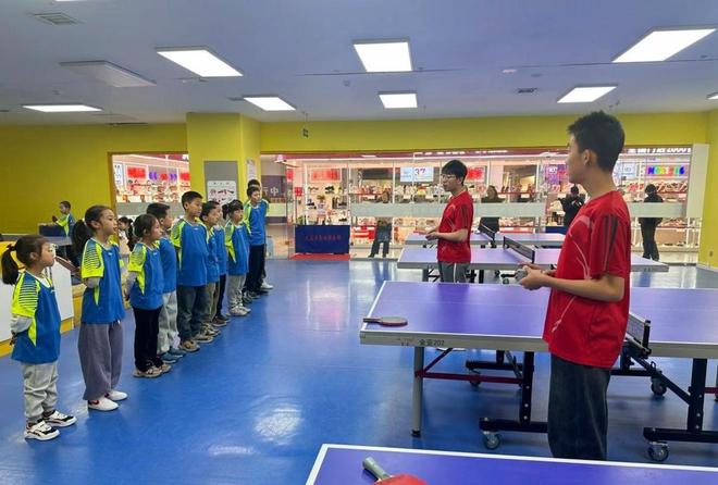 中国足球夺冠！自掏4400万，被骂9年外行的董路率中国小将做到了