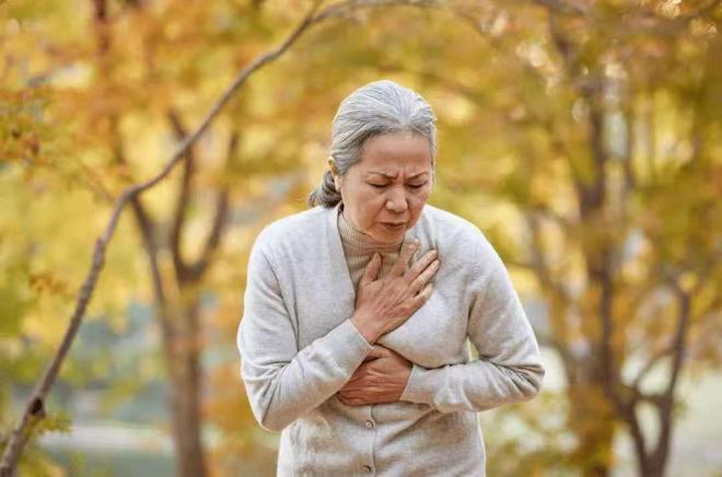 C罗发声明已48小时,0队友为其点赞,葡媒:足协要求他们不得介入