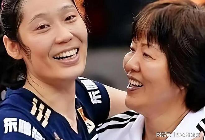 贝林厄姆和主教练公开互怼，英格兰众名宿认可图赫尔对球队的批评