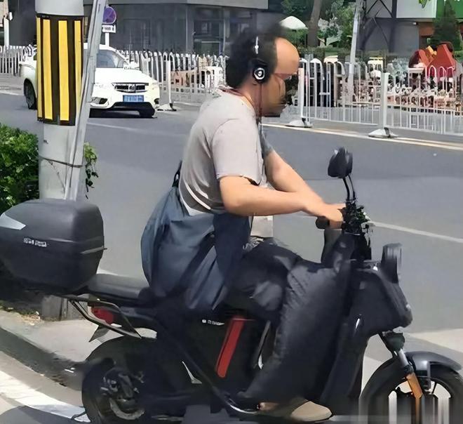 一个人能无耻到什么地步？网友：还是自己不硬气，小时候不够疯，大了不够强
