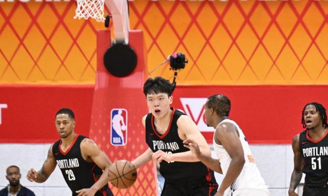 NBA夏联：勇士金队29分大胜马刺 韩国李贤重11分11号秀11+8
