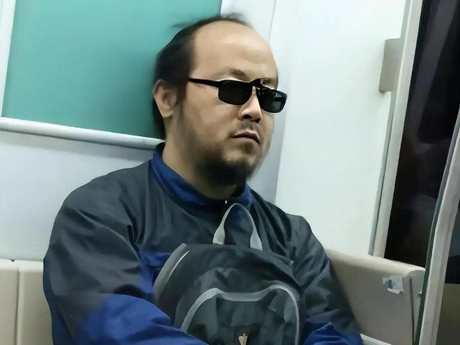 一个人能无耻到什么地步？网友：还是自己不硬气，小时候不够疯，大了不够强
