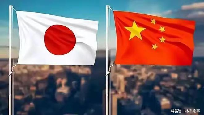 明日之星揭幕战中国U18男篮B队不敌西班牙劲旅,姚明携老友斯科拉现场观战
