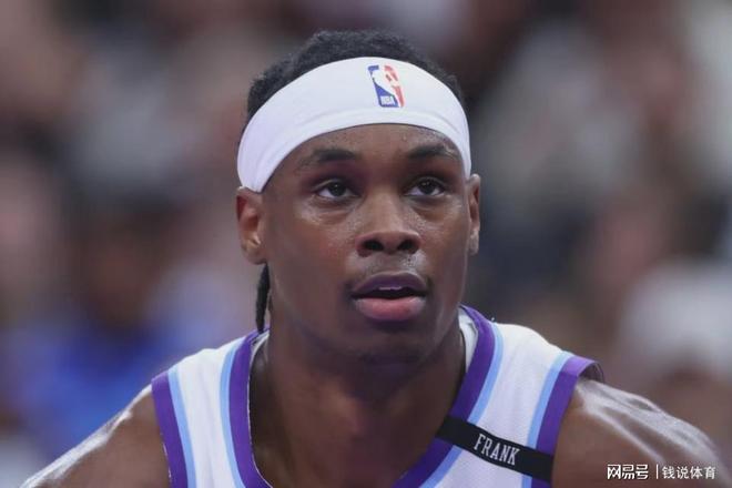 一夜大乱！NBA4笔签约+重磅交易官宣，哈登留队，欧文遭多队哄抢