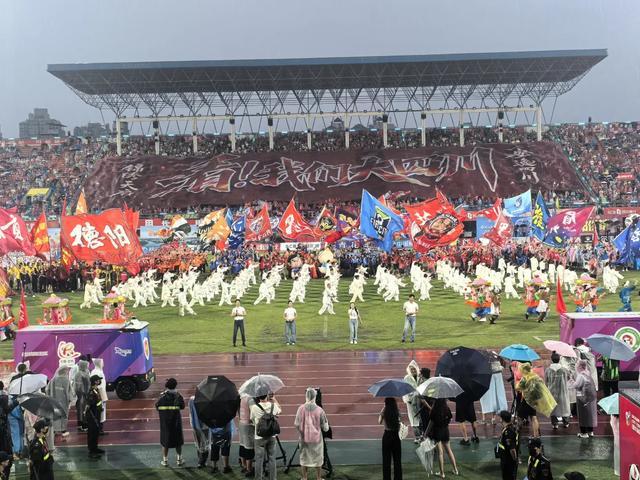 成都锦城队，“双冠王”！